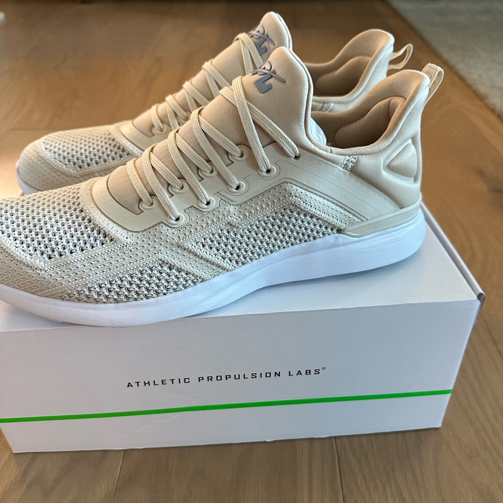 Men’s Size 11 APL Shoes